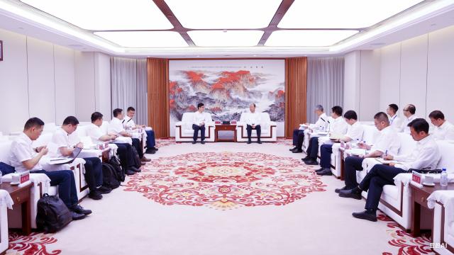 莫鼎革會(huì)見杭氧集團(tuán)黨委書記、董事長(zhǎng)鄭偉