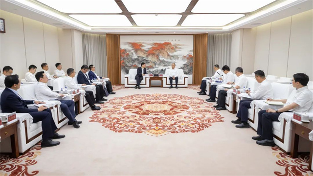 莫鼎革會(huì)見上海電氣集團(tuán)黨委書記、董事長吳磊